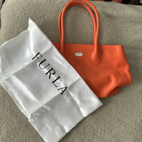 GREAT CONDITION Furla bag - FUN & FLIRTY Salmon Pink!! - Picture 1 of 5